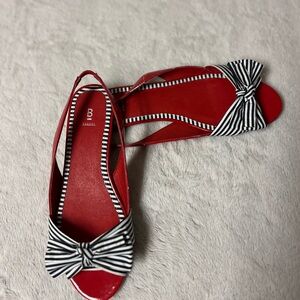B. Makowsky Red Sandals with Black Stripes